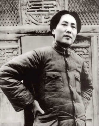 老照片：1937年，毛泽东在延安凤凰山