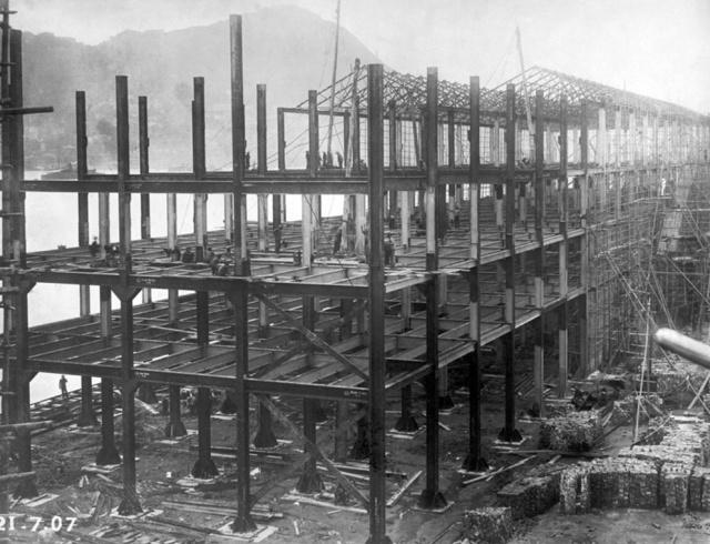 老照片：1921年，香港，建设中的霍尔特码头仓库。