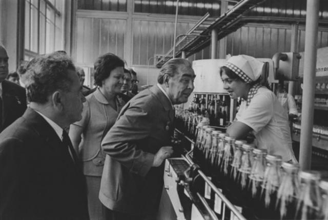 前苏联领导人勃列日涅夫在百事可乐公司，1974年