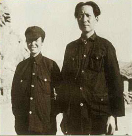 老照片：1936年，毛泽东与贺子珍在陕北
