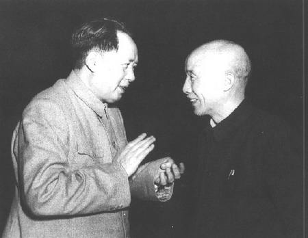 老照片：1950年6月，毛泽东和青年时代的教师符定一交谈