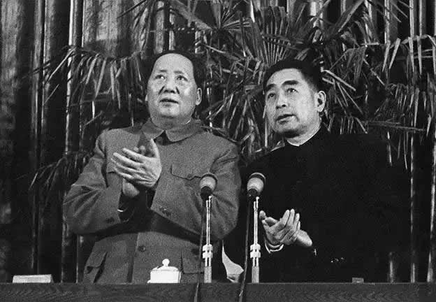 1957年，北京饭店，波兰总理约・西伦凯维兹访华期间毛泽东和周恩来