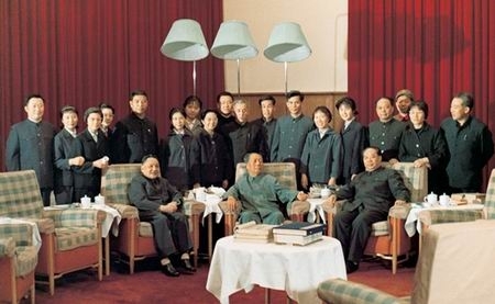 1975年，邓小平在毛泽东的客厅里